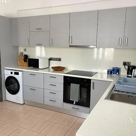 Paros Gardens, Universal Apartment